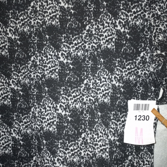 MEDIUM GIGI Top #1230 - Picture 2 of 5